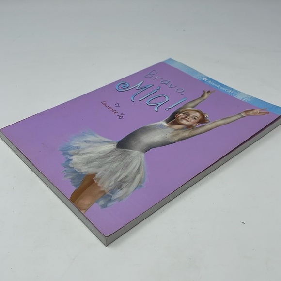 3/$15 AMERICAN GIRL: Bravo, Mia! Book 2. By Laurence Yep - Picture 4 of 7